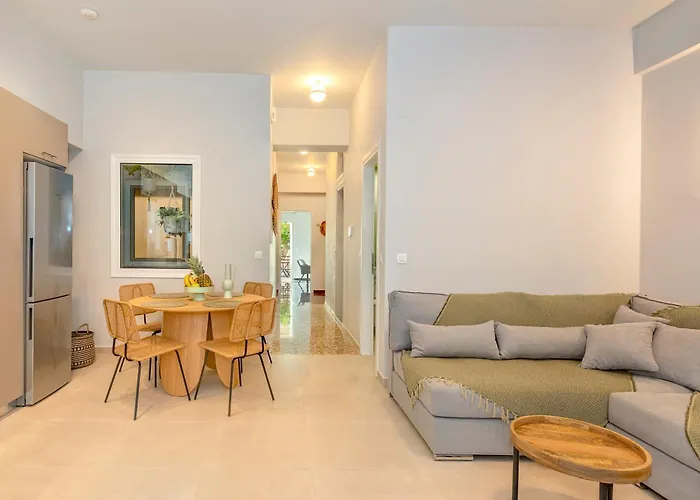 Jasminestay - Two Bedroom Apartments With Backyard